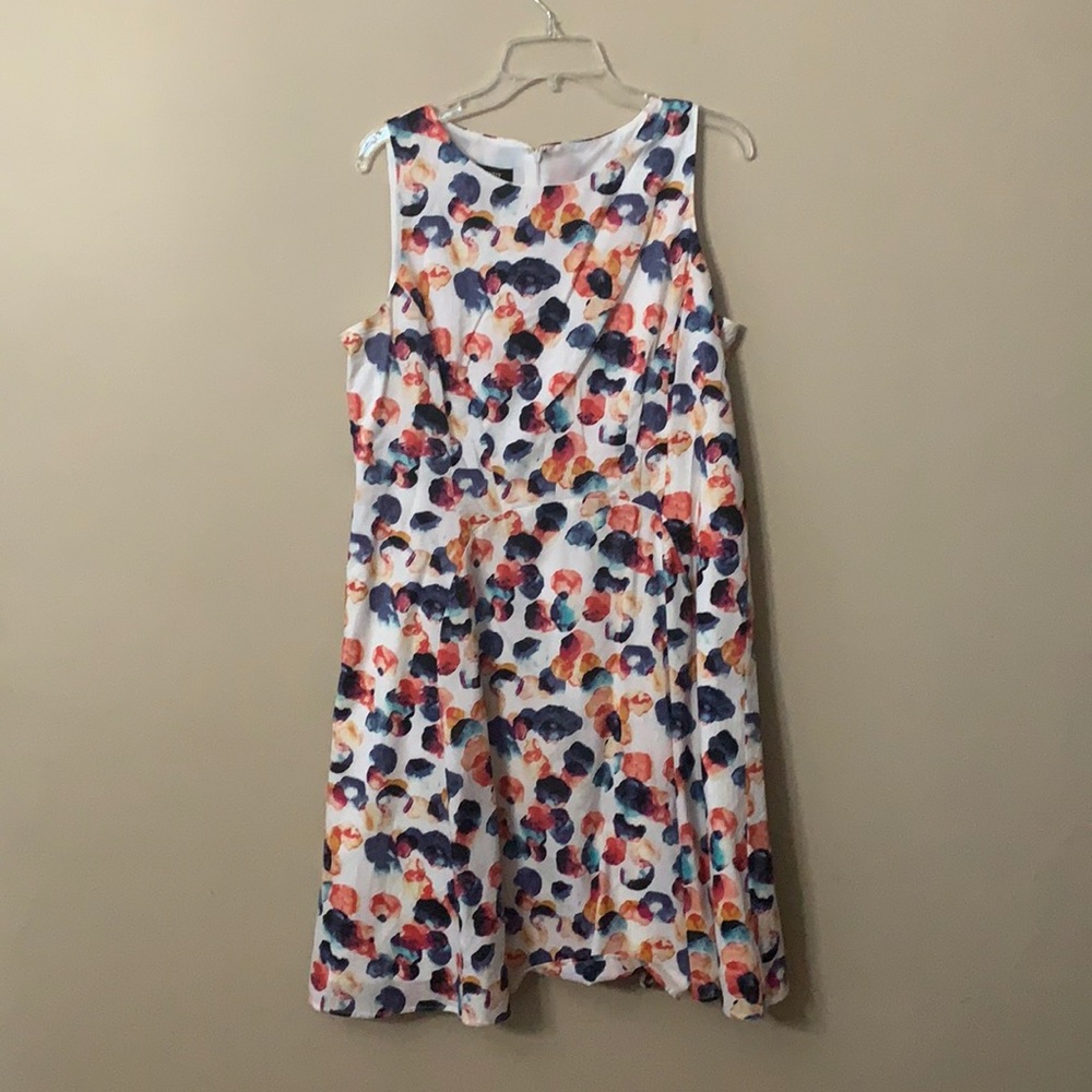 Nine West ~ Sleeveless Dress ~ White w/ multicolored floral detail